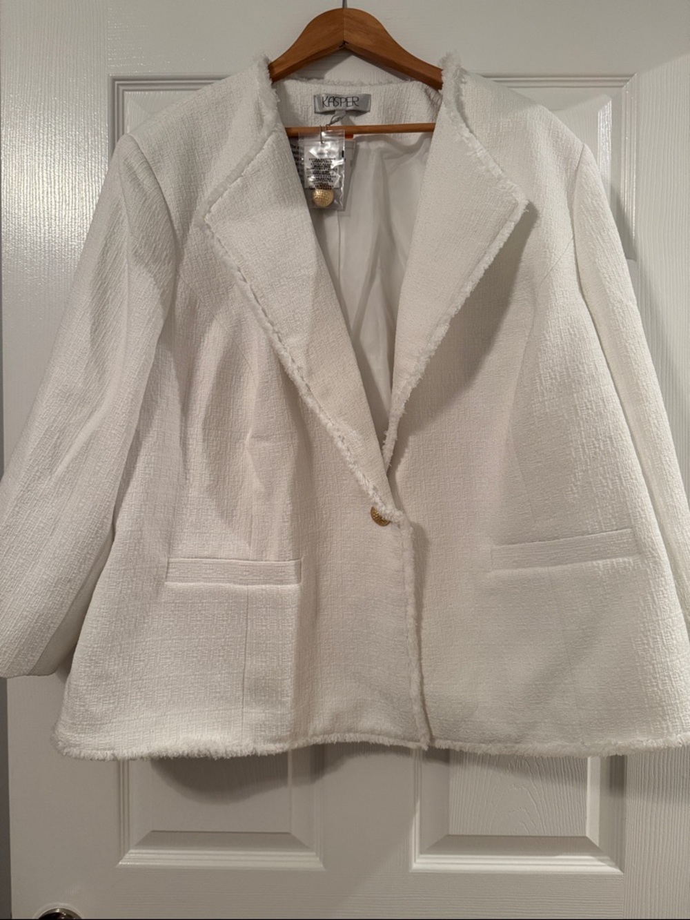 Kasper Cream Textured Frayed-Edge One-Button Blazer